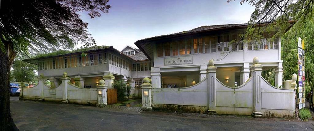 Neemrana'S- Tower House Hotell Kochi Exteriör bild