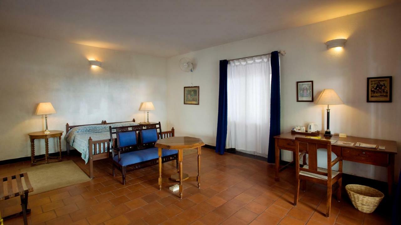 Neemrana'S- Tower House Hotell Kochi Exteriör bild